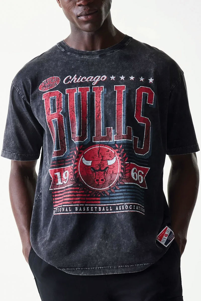 New Era Black Chicago Bulls NBA T-shirt